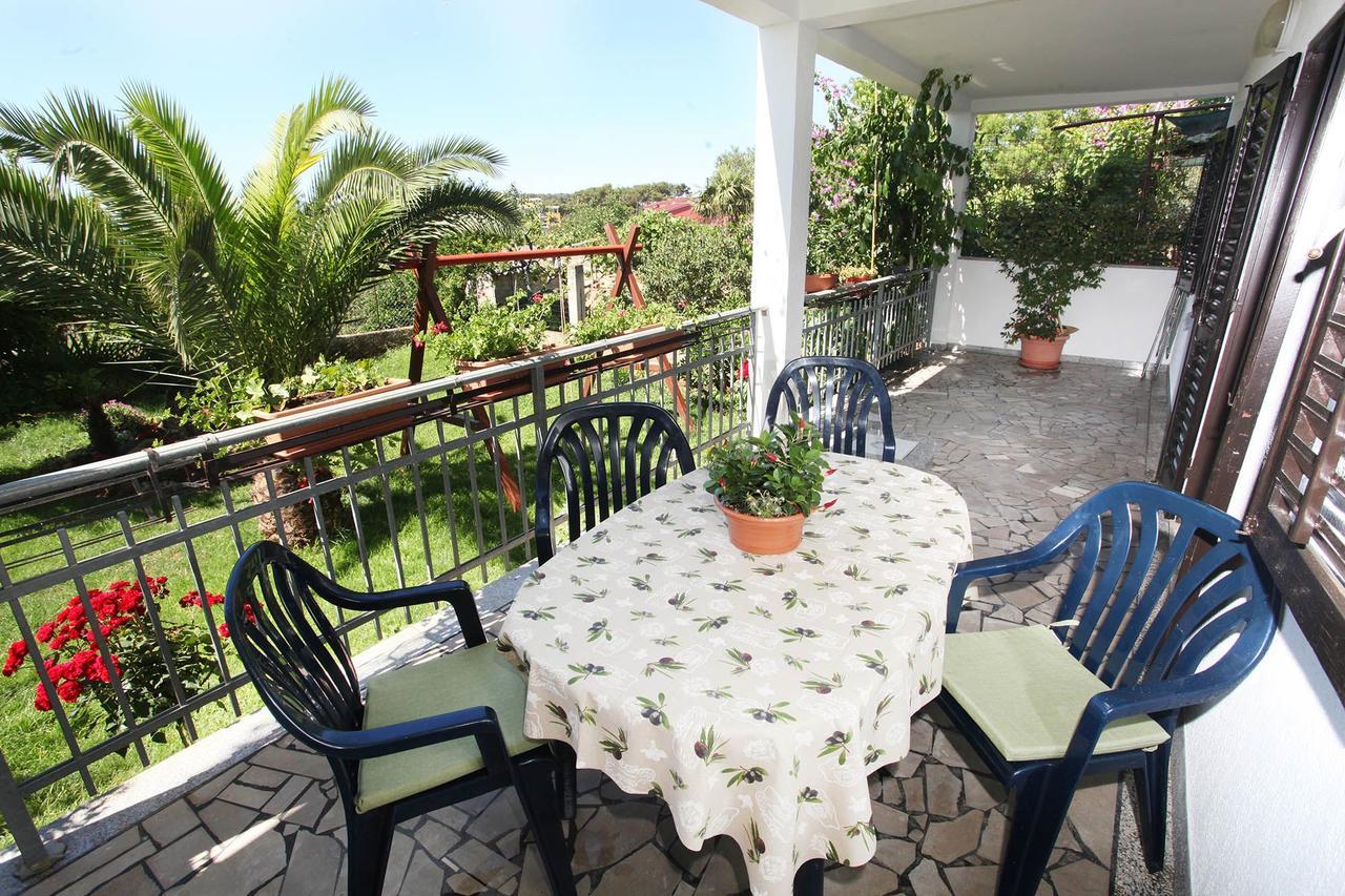 באניולה Apartments Patricia מראה חיצוני תמונה