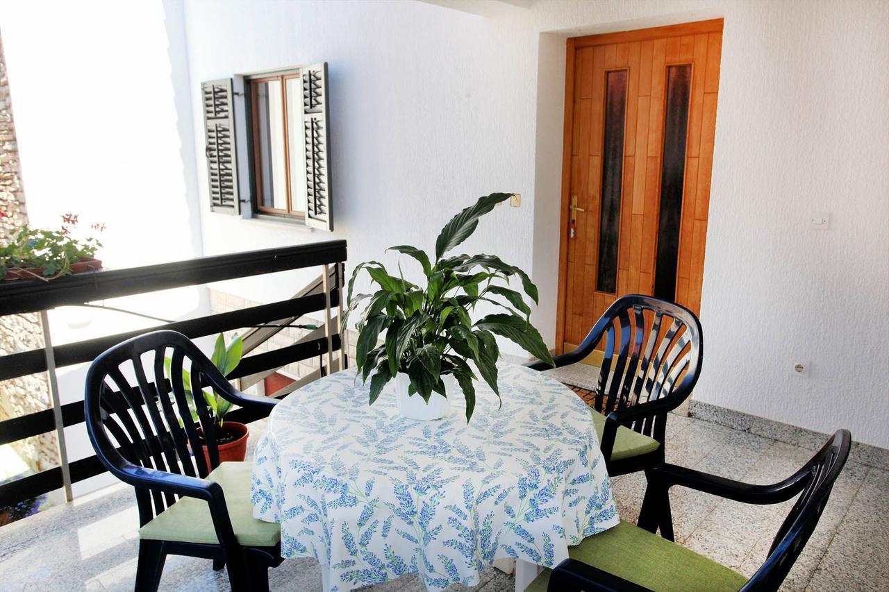 באניולה Apartments Patricia מראה חיצוני תמונה