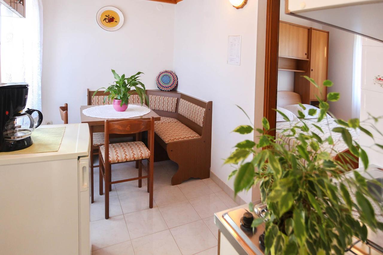 באניולה Apartments Patricia מראה חיצוני תמונה