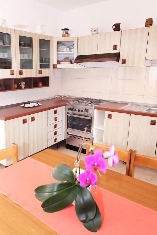 באניולה Apartments Patricia מראה חיצוני תמונה