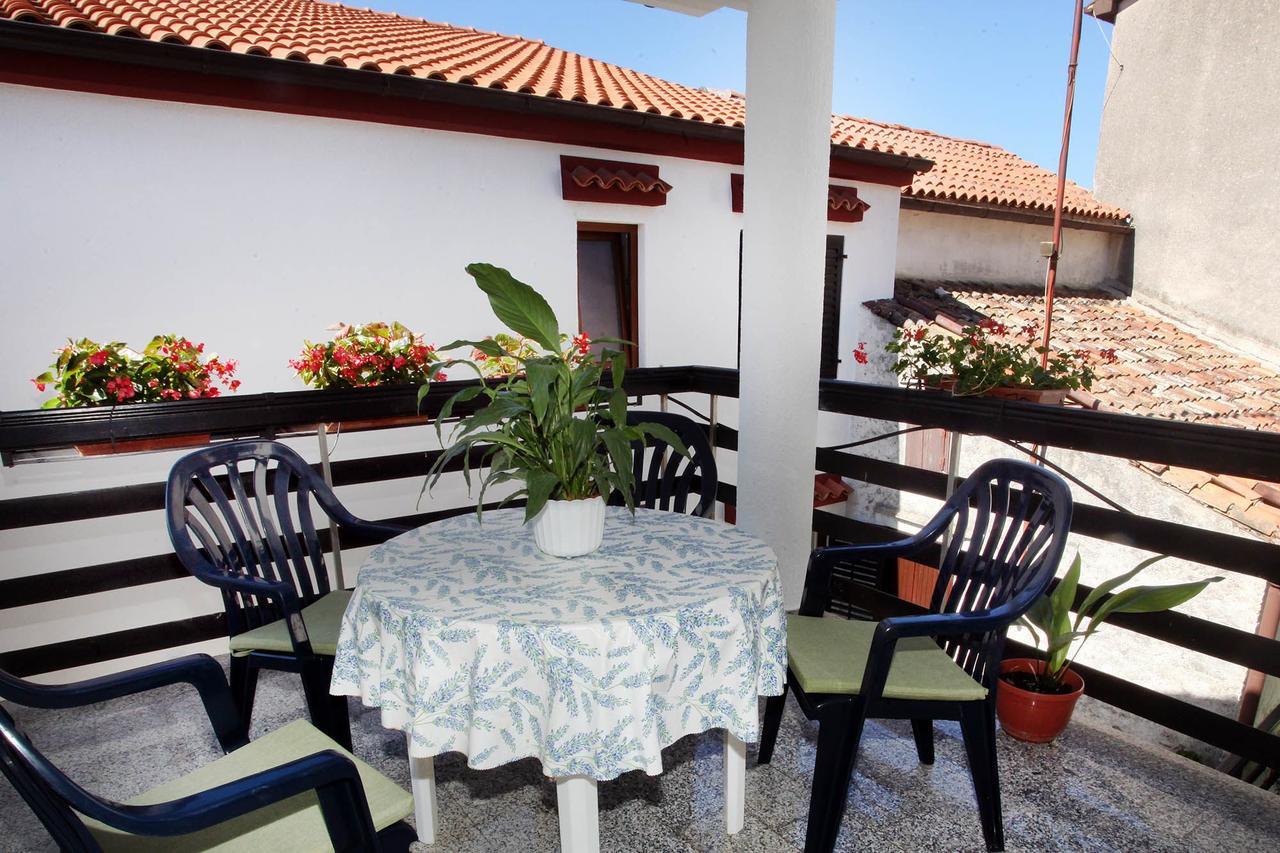 באניולה Apartments Patricia מראה חיצוני תמונה