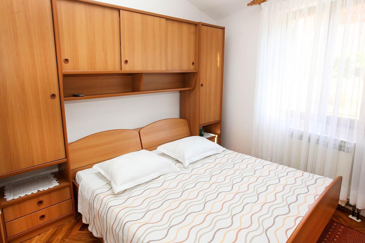 באניולה Apartments Patricia מראה חיצוני תמונה