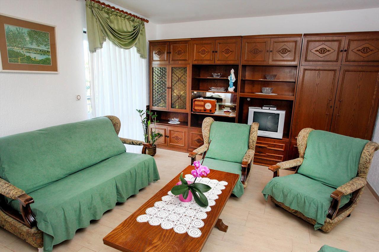 באניולה Apartments Patricia מראה חיצוני תמונה