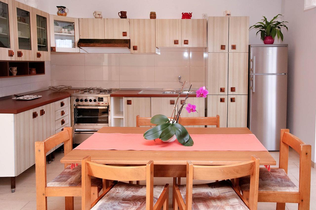 באניולה Apartments Patricia מראה חיצוני תמונה