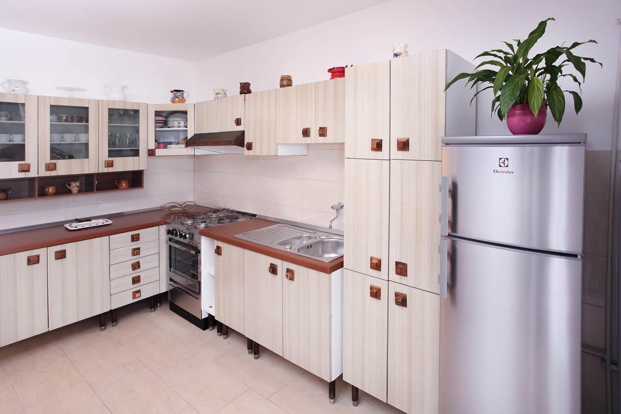 באניולה Apartments Patricia מראה חיצוני תמונה