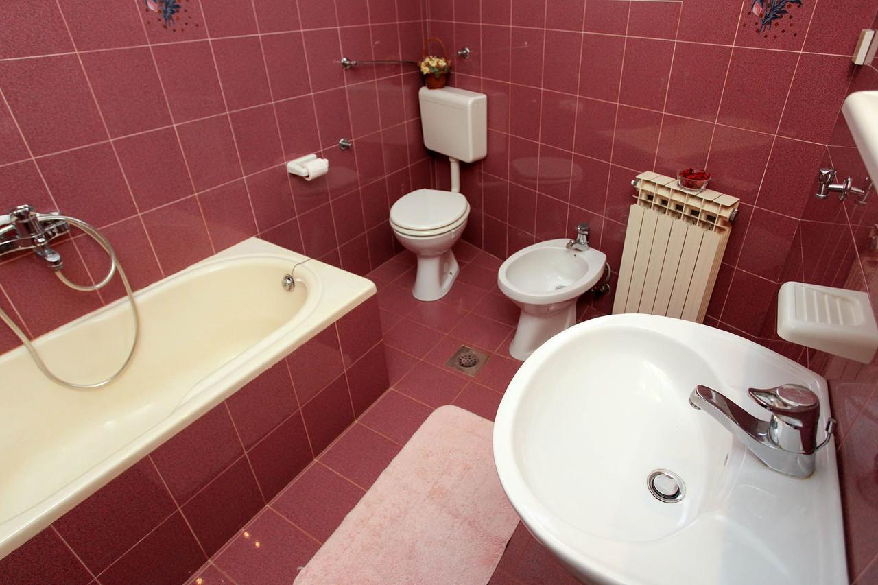 באניולה Apartments Patricia מראה חיצוני תמונה
