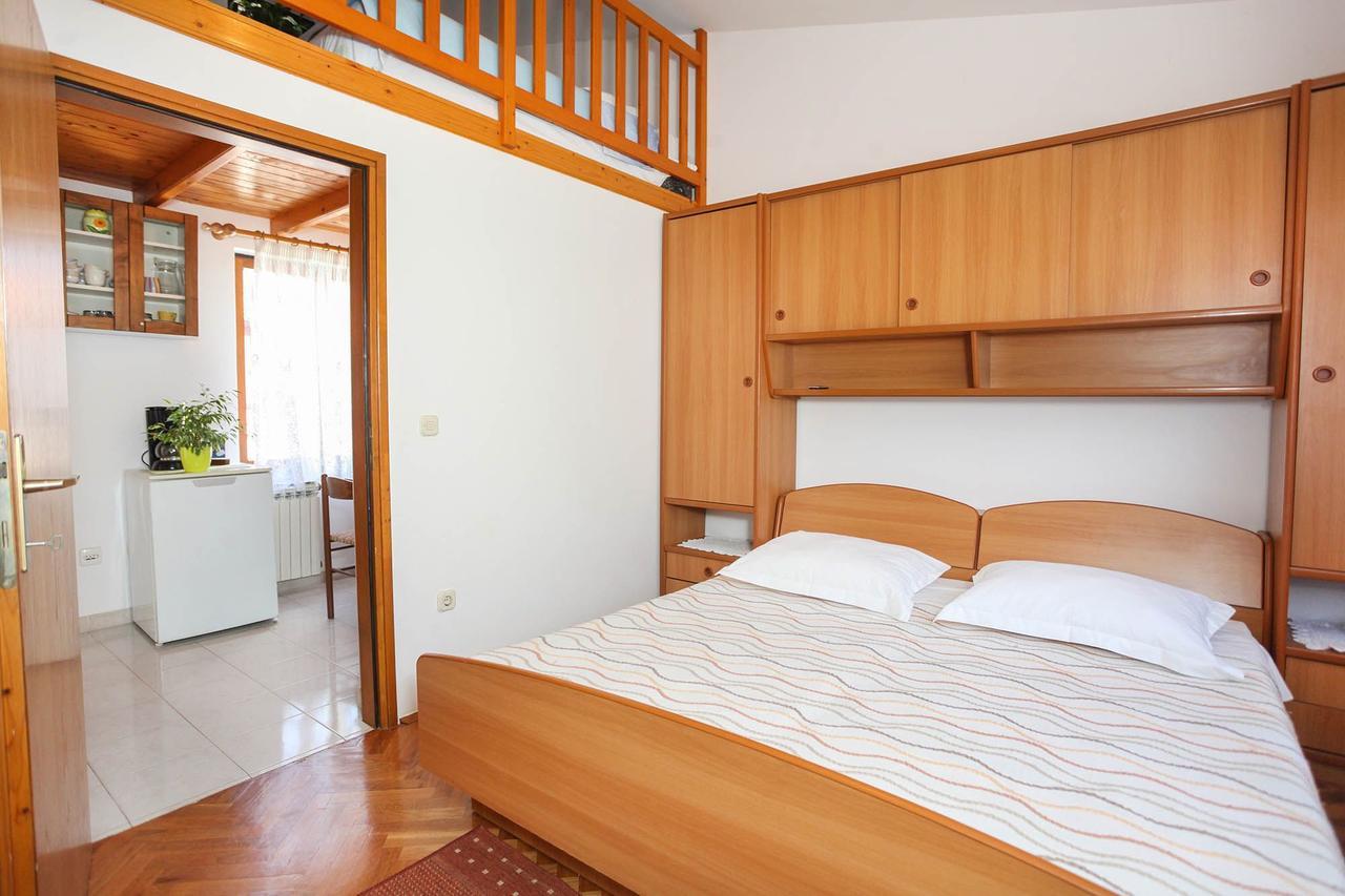 באניולה Apartments Patricia מראה חיצוני תמונה