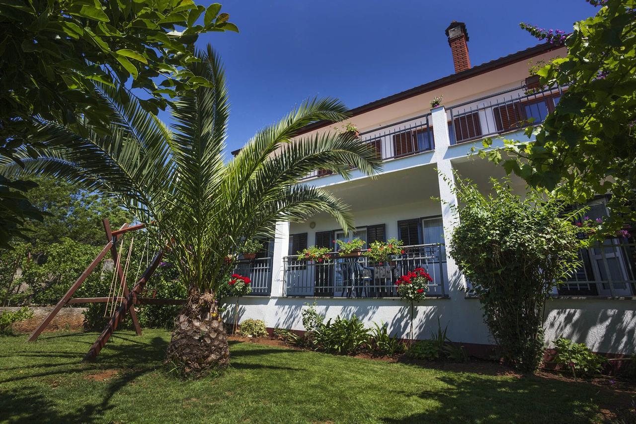 באניולה Apartments Patricia מראה חיצוני תמונה