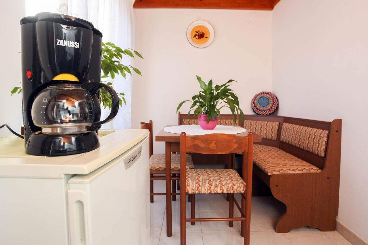 באניולה Apartments Patricia מראה חיצוני תמונה