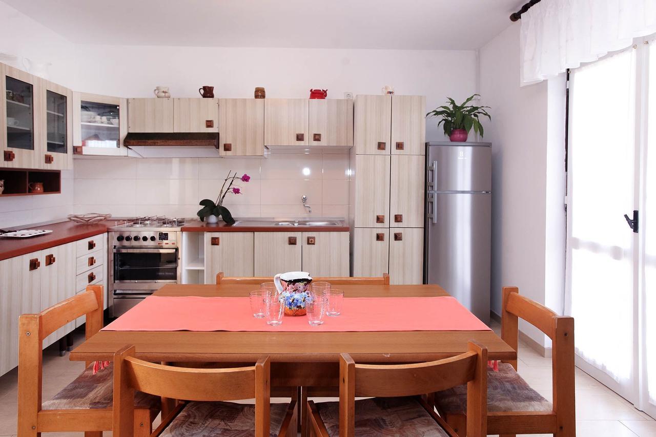 באניולה Apartments Patricia מראה חיצוני תמונה